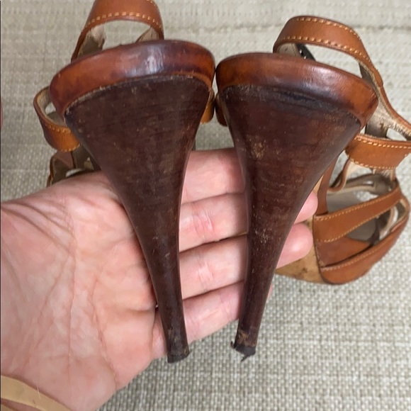 Fendi strapy platform heels - Picture 6 of 7